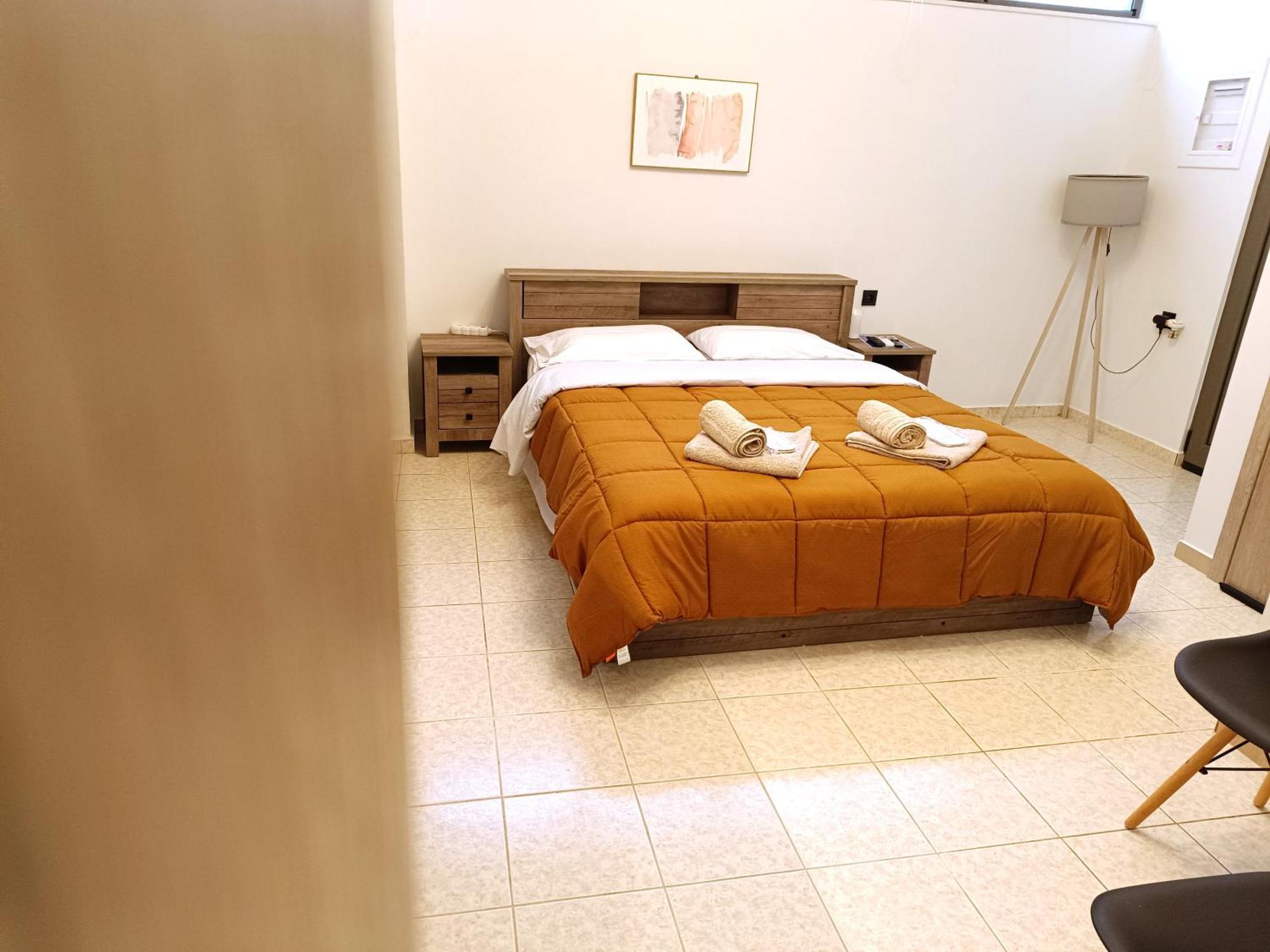 Giorgio Patrasso - Micro Apartment In The Center Of Patras Bagian luar foto
