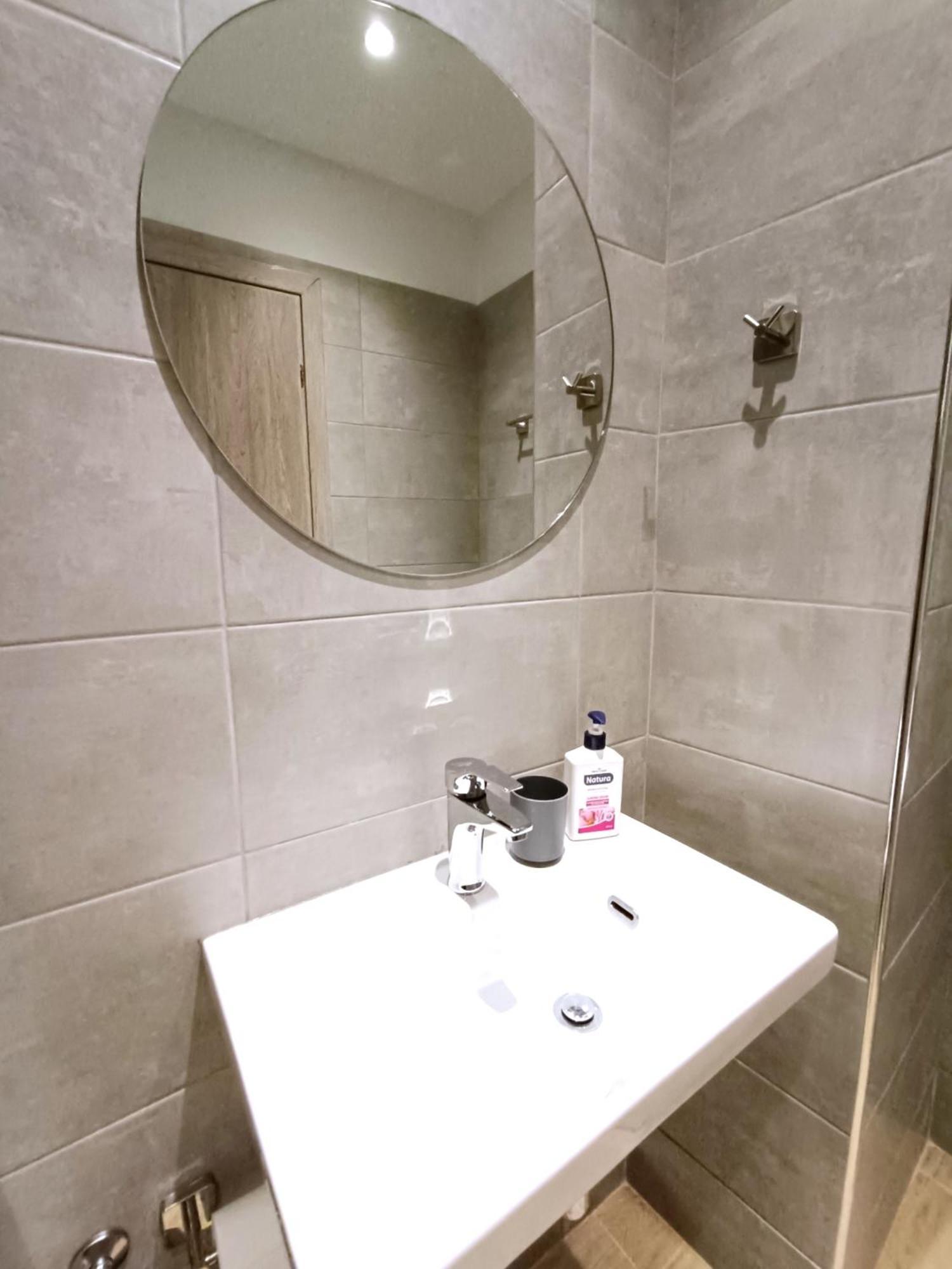 Giorgio Patrasso - Micro Apartment In The Center Of Patras Bagian luar foto